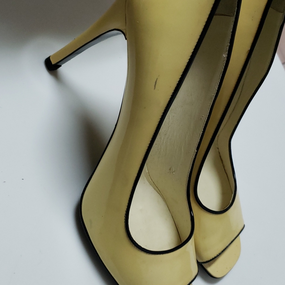 PREVIOUSLY LISTED! Prada peep toes size 39.5 - Picture 4 of 12